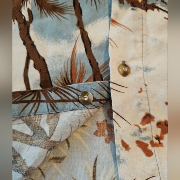 Everest Collection Tropical Beach Hawaiian Shirt - Picture 3 of 7